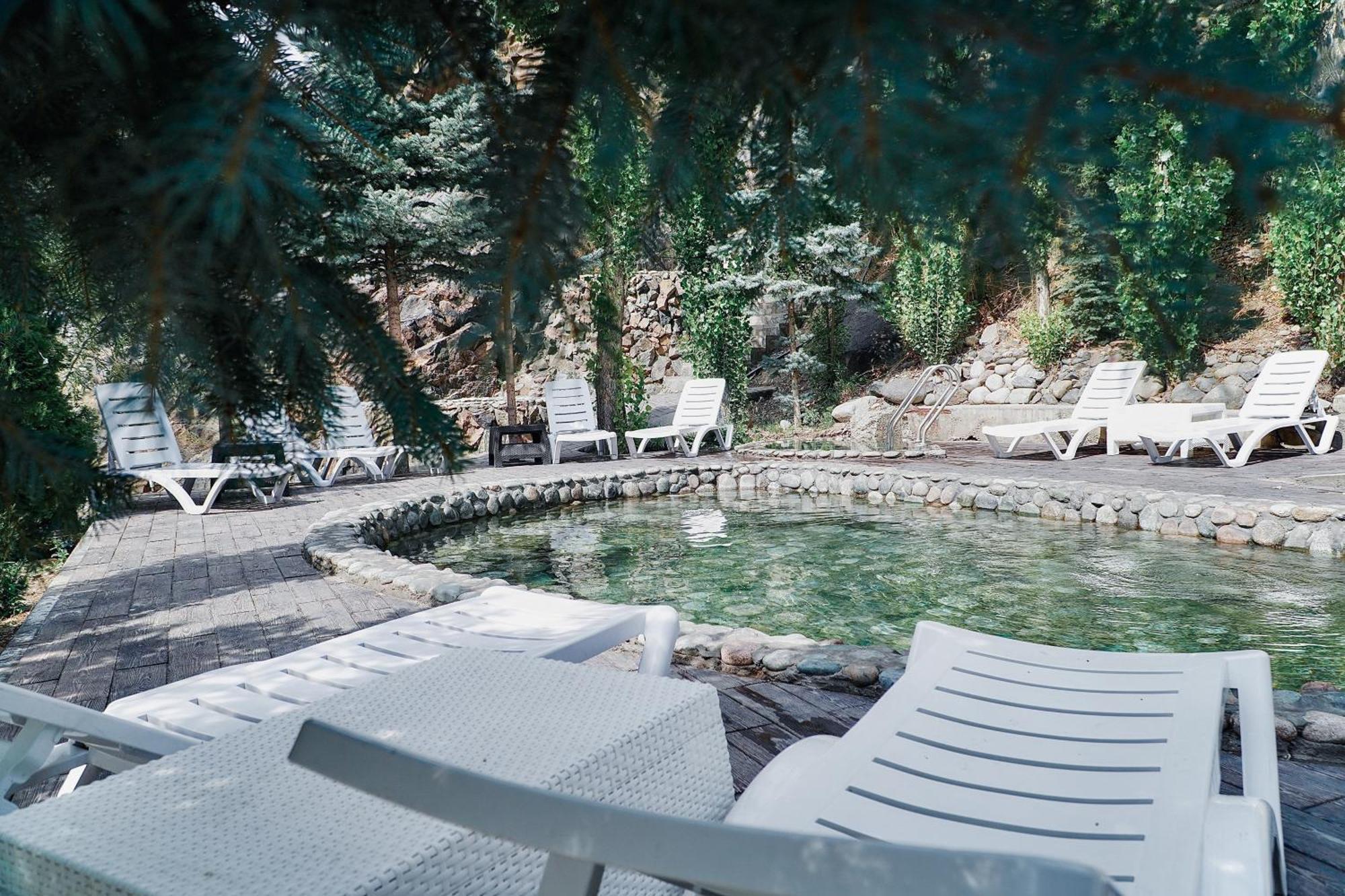 Mountain View Hot Spring Resort Kara-Bulak ภายนอก รูปภาพ